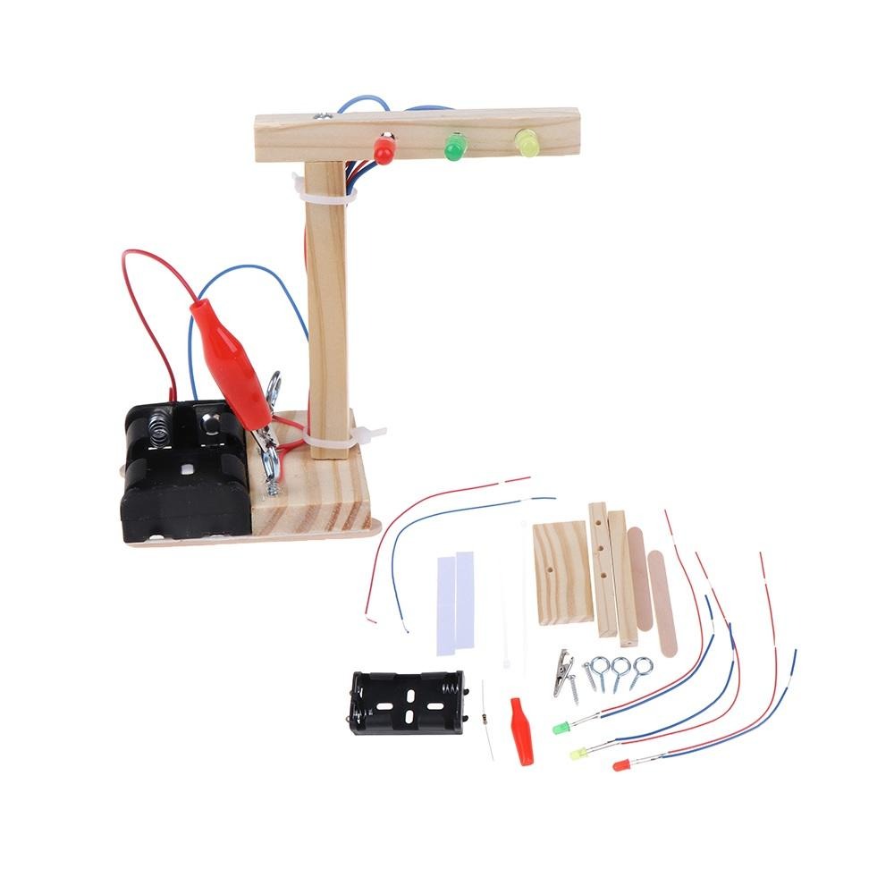 Wood Traffic LED Lights DIY Kit for Children Science and Technology Inventions